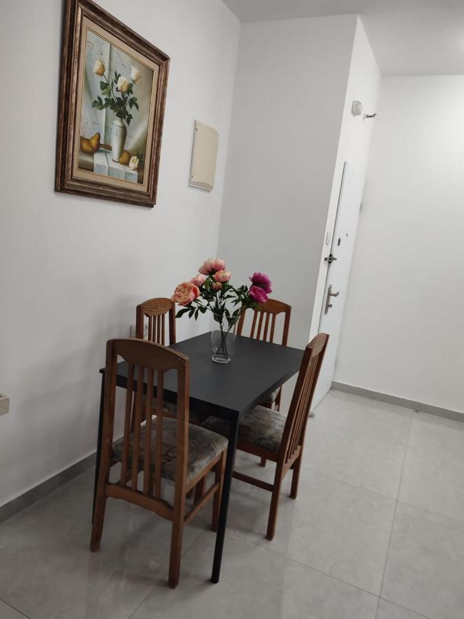 Lovely Three-Room Apartment Above The Promenade 아슈도드 외부 사진