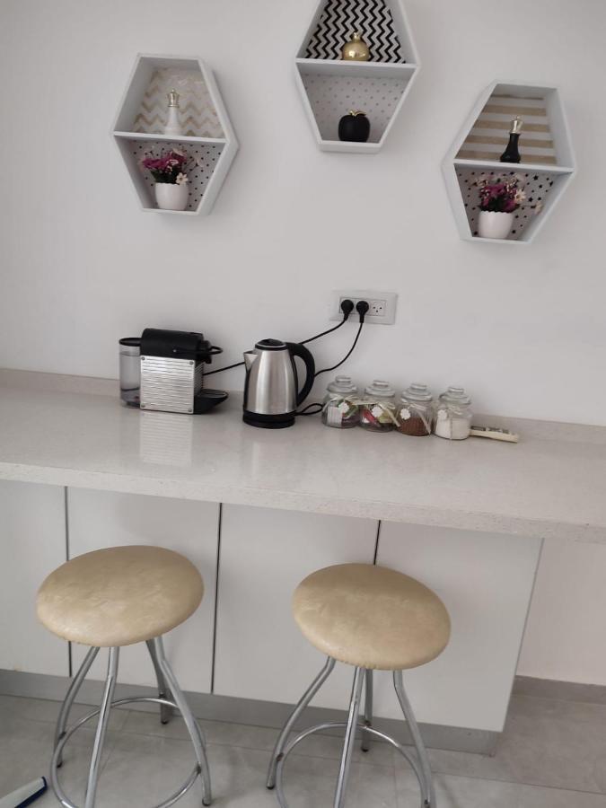 Lovely Three-Room Apartment Above The Promenade 아슈도드 외부 사진