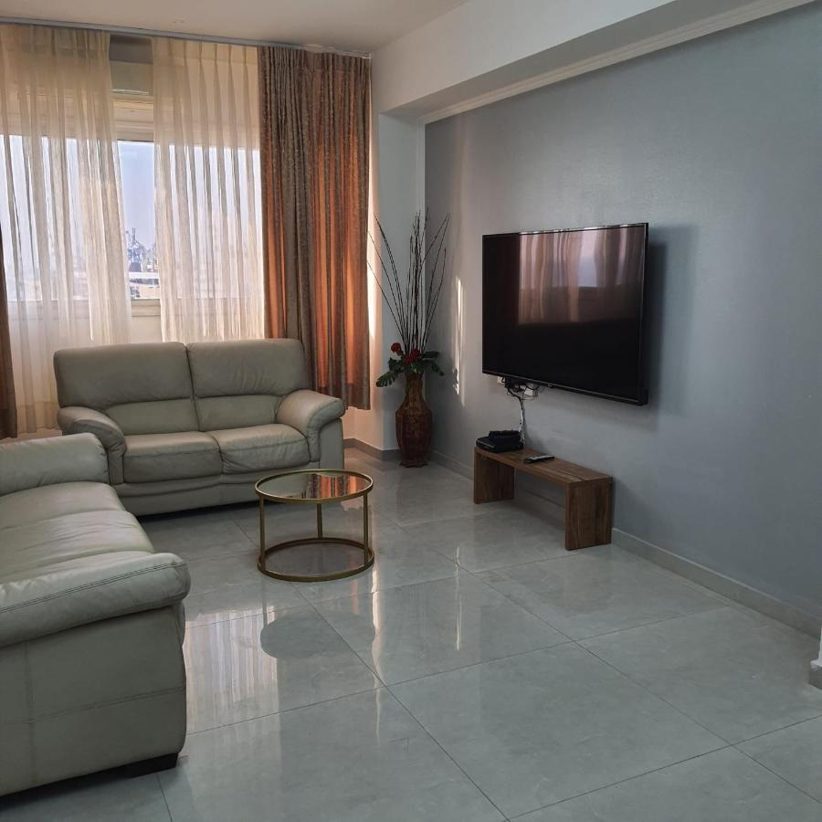 Lovely Three-Room Apartment Above The Promenade 아슈도드 외부 사진
